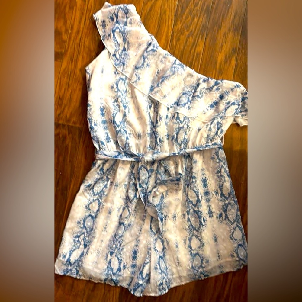 Boutique shorts romper. Xl